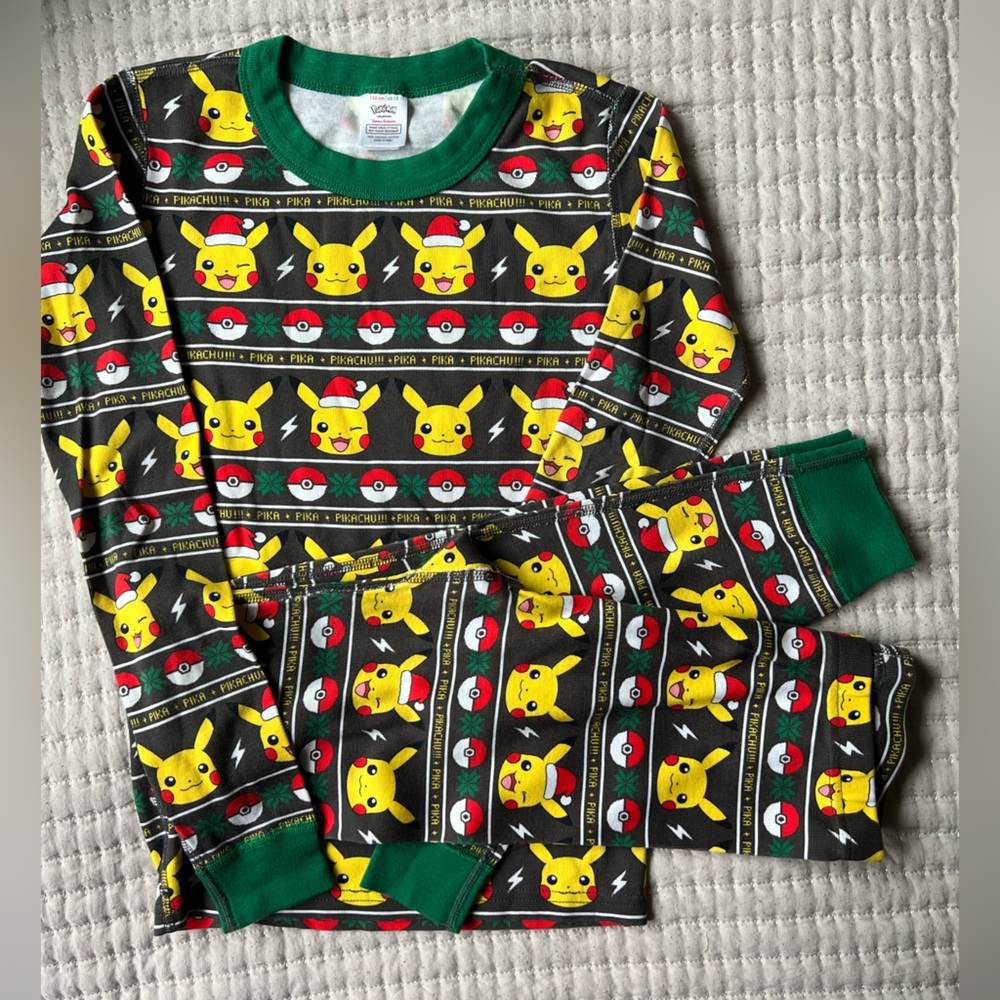 HANNA ANDERSSON Pokemon holiday pajama set LIKE NEW